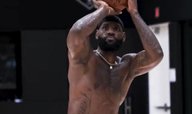 开云体育官方网址-【声音】沃格尔：戴维斯夏天有训练 首发阵容还没定