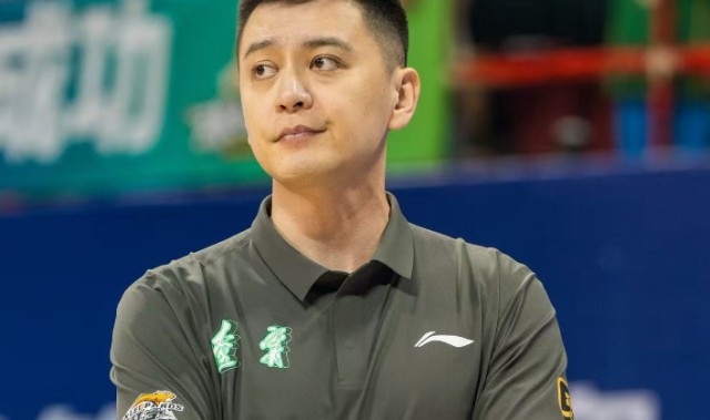 开云体育网页版入口-热议杨鸣辞职：官微“恭喜脱离苦海”刷屏 火线就业29日解说湖人