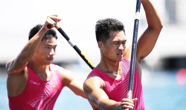 开云体育官方网址-郑鹏飞因爱坚持 中国皮划艇13年后重登奥运领奖台