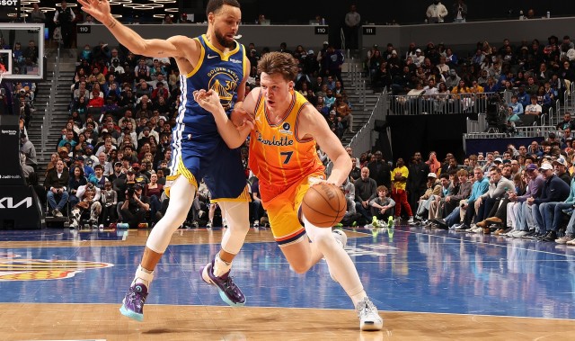 开云体育官方网址-Windhorst：比起水花兄弟中的克莱 克尼佩尔更像库里