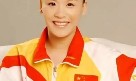 开云体育官方网-瘫痪28年桑兰现状：45岁仍白皙漂亮，嫁资产千万老公，儿子已12岁|黄健|全运会|跳马|摘金|体操_新浪体育_新浪新闻