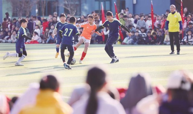 Kaiyun Sports-开云体育-绿茵逐梦 “足”够精彩