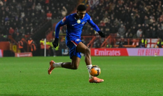 Kaiyun Sports-开云体育-英媒：阿昌庞想在蓝军寻求更多出场机会很难，租借或许是最佳选择