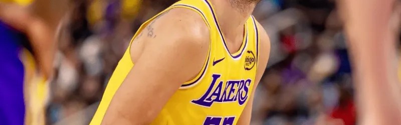 开云体育官方网址-得分手！东契奇目前连续21场20+、连续13场30+、连续3场40+