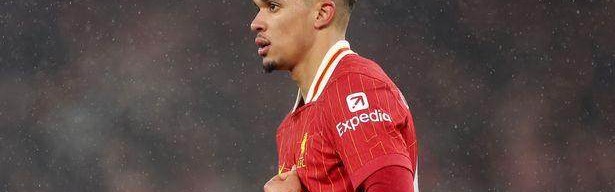 开云体育官方网-内维尔：阿诺德很难不分心 利物浦不会冬窗就卖他